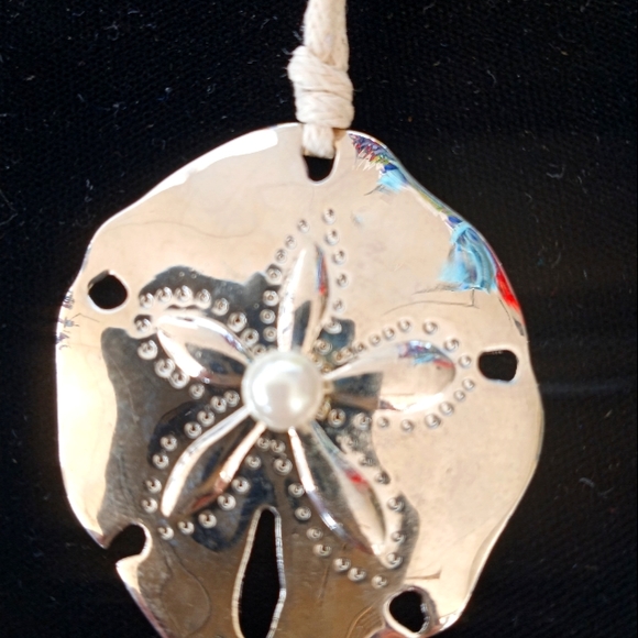 Vantel Pearls Sand Dollar Necklace - Picture 2 of 11